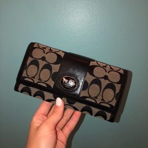 Great condition Coach wallet!